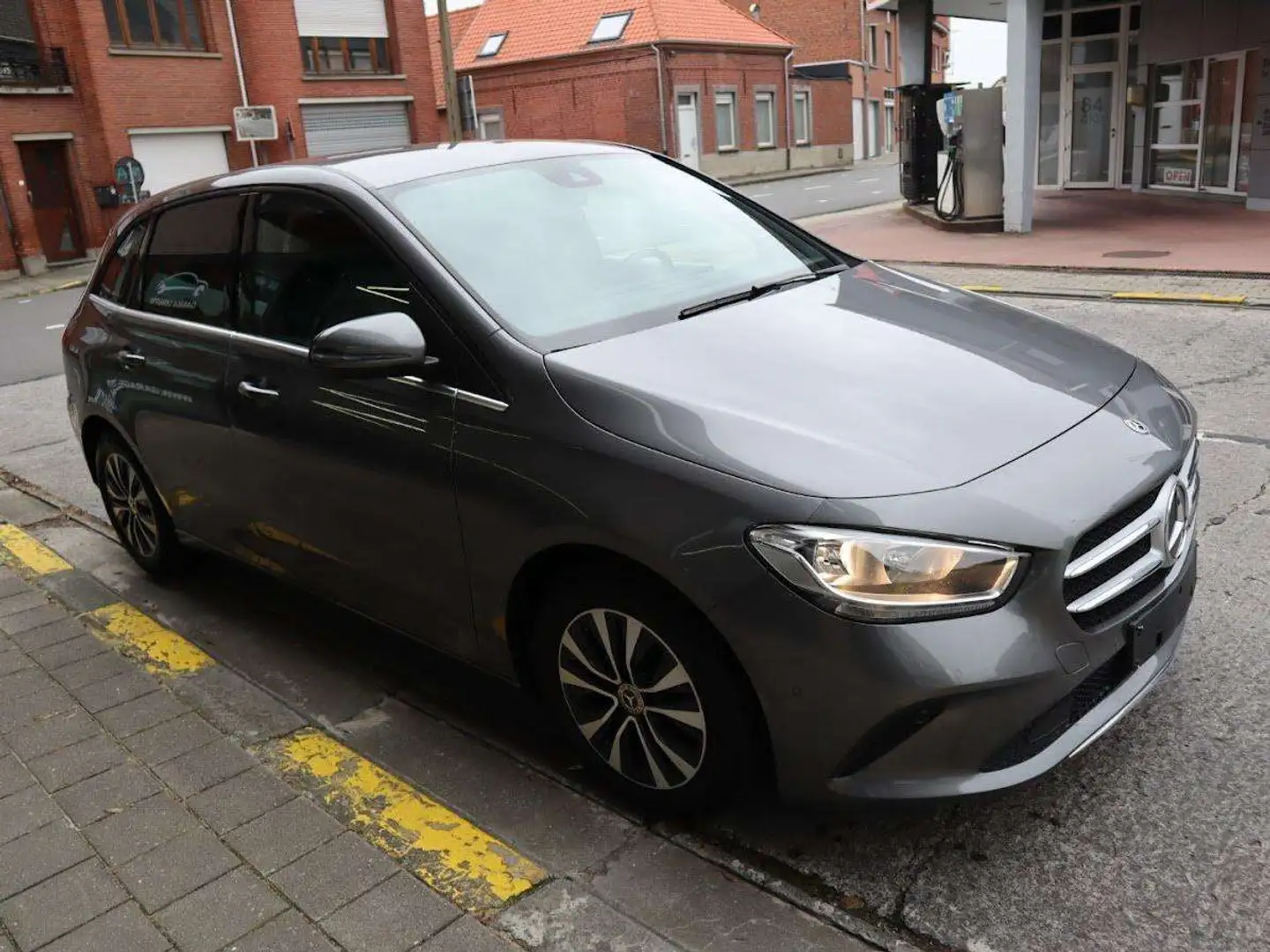 Mercedes-Benz B 180 d Business Solution Gris - 2