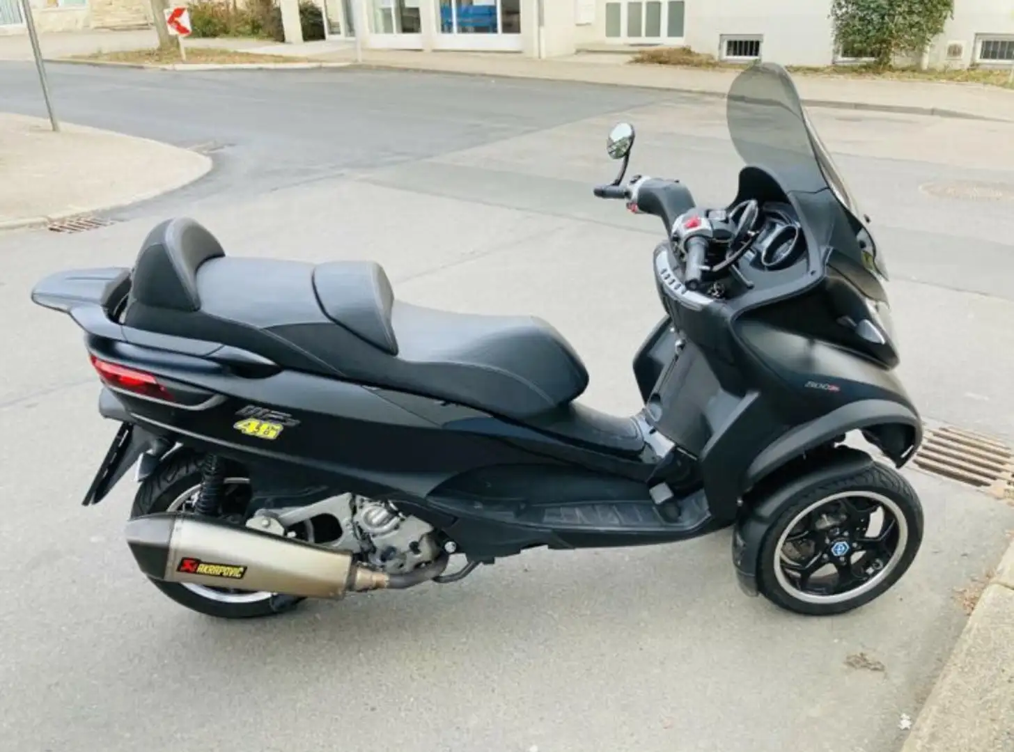 Piaggio MP3 500 Sportauspuf Akrabovic - 1