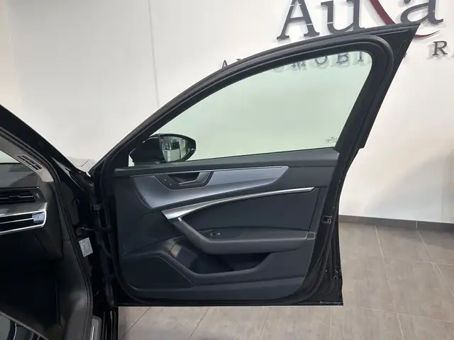 Audi A6 view 7