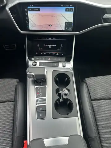 Audi A6 Avant view 13