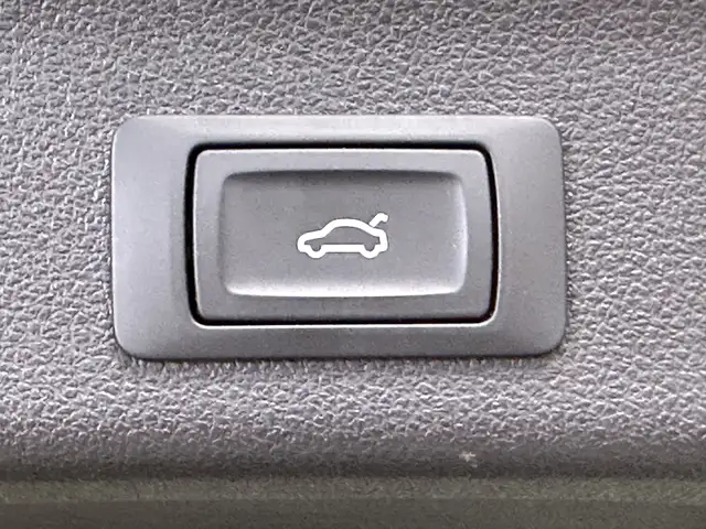 Audi A6 Avant view 7