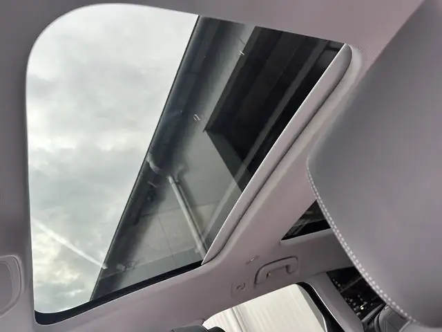 Audi A6 Avant view 10