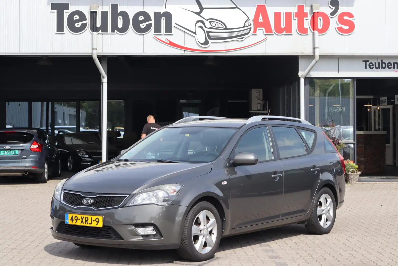 Kia Ceed / cee'd Sporty Wagon 1.4 CVVT Navigator Plus Pack Navigati Gri - 1