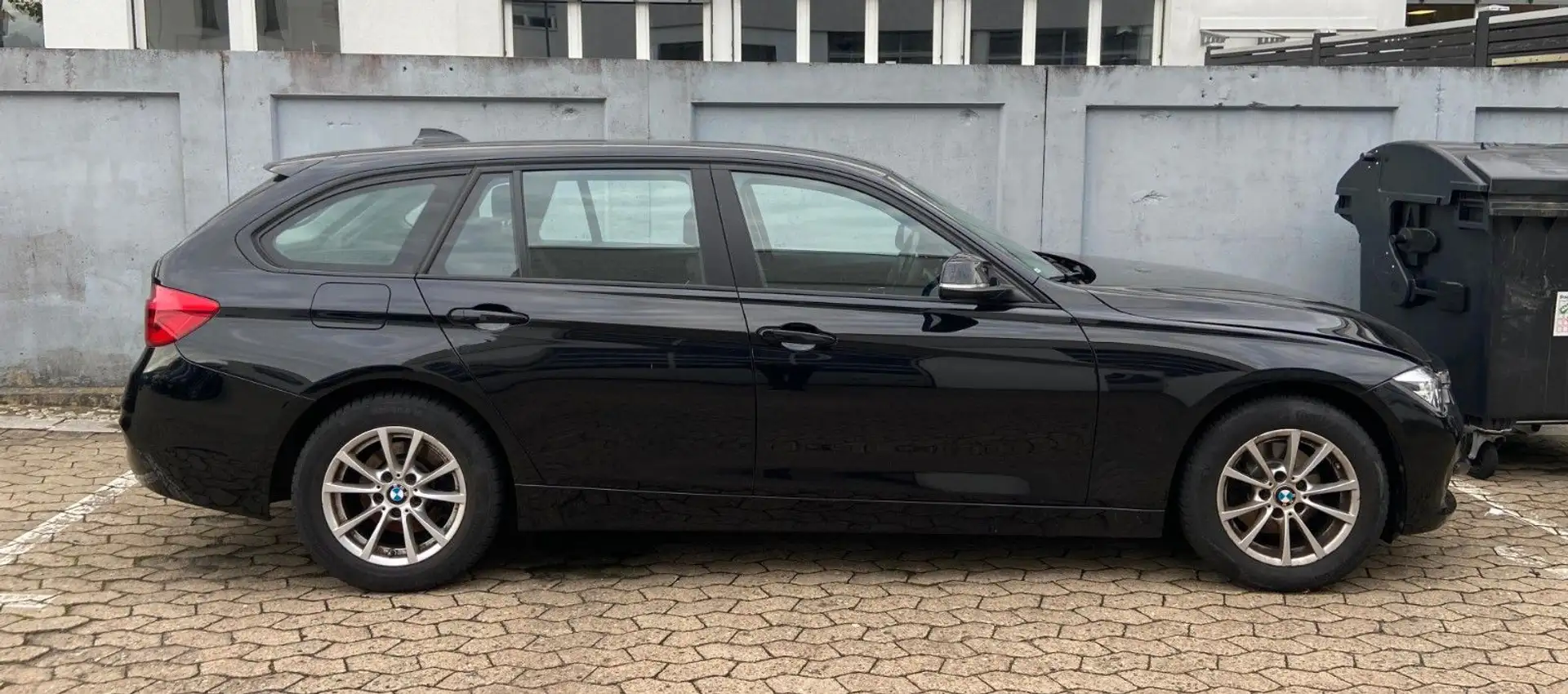 BMW 318 i Touring Aut. Navi Head-Up SHZ PDC LED Schwarz - 2