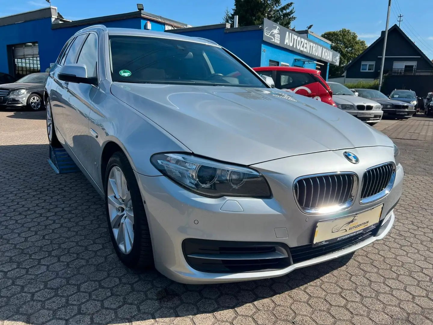 BMW 520 d xDrive BIXEN/NAVI/HEADUP/360* Silber - 1