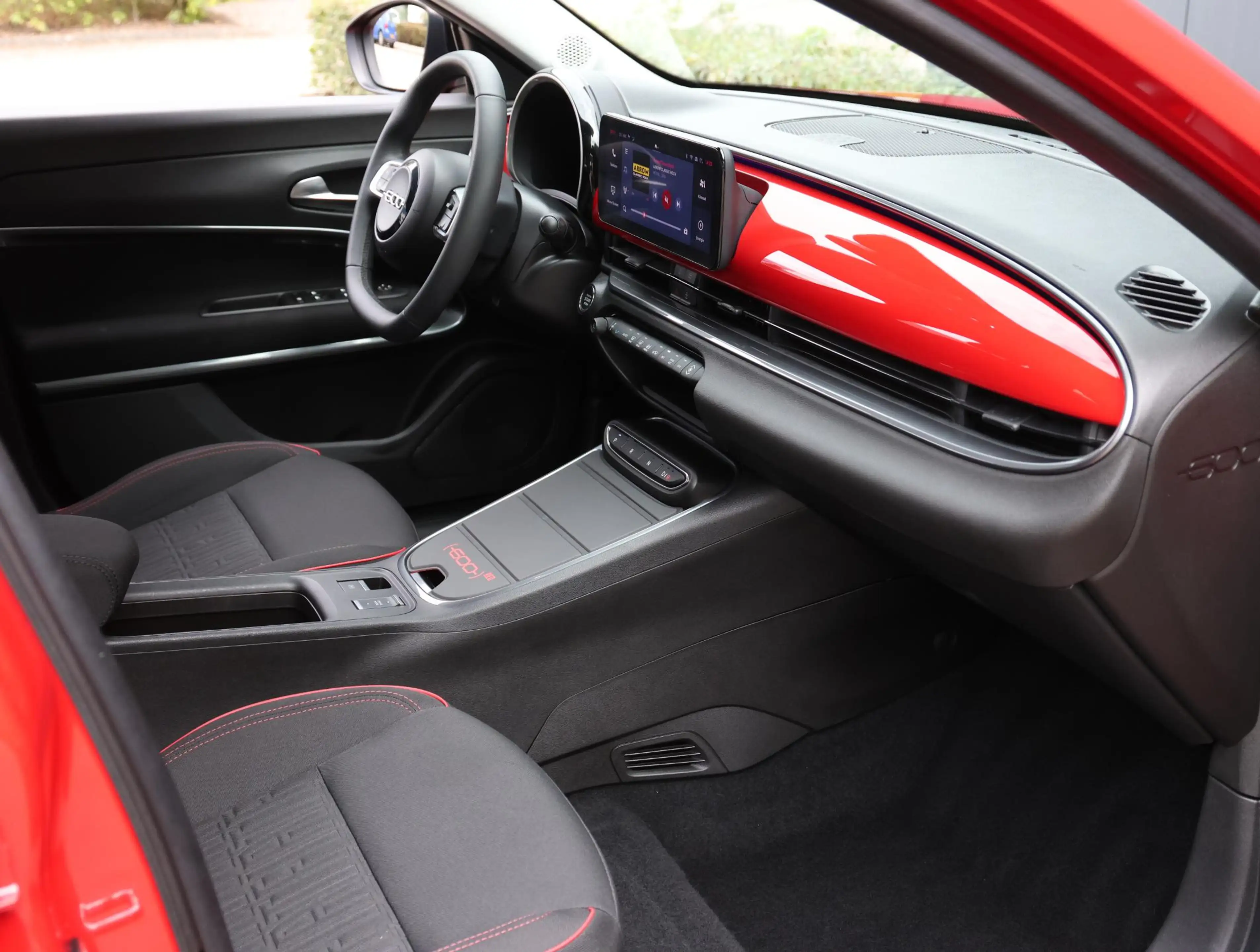 Fiat 600e RED 54 kWh | Climate control | AppleCarplay&Androi — photo 9
