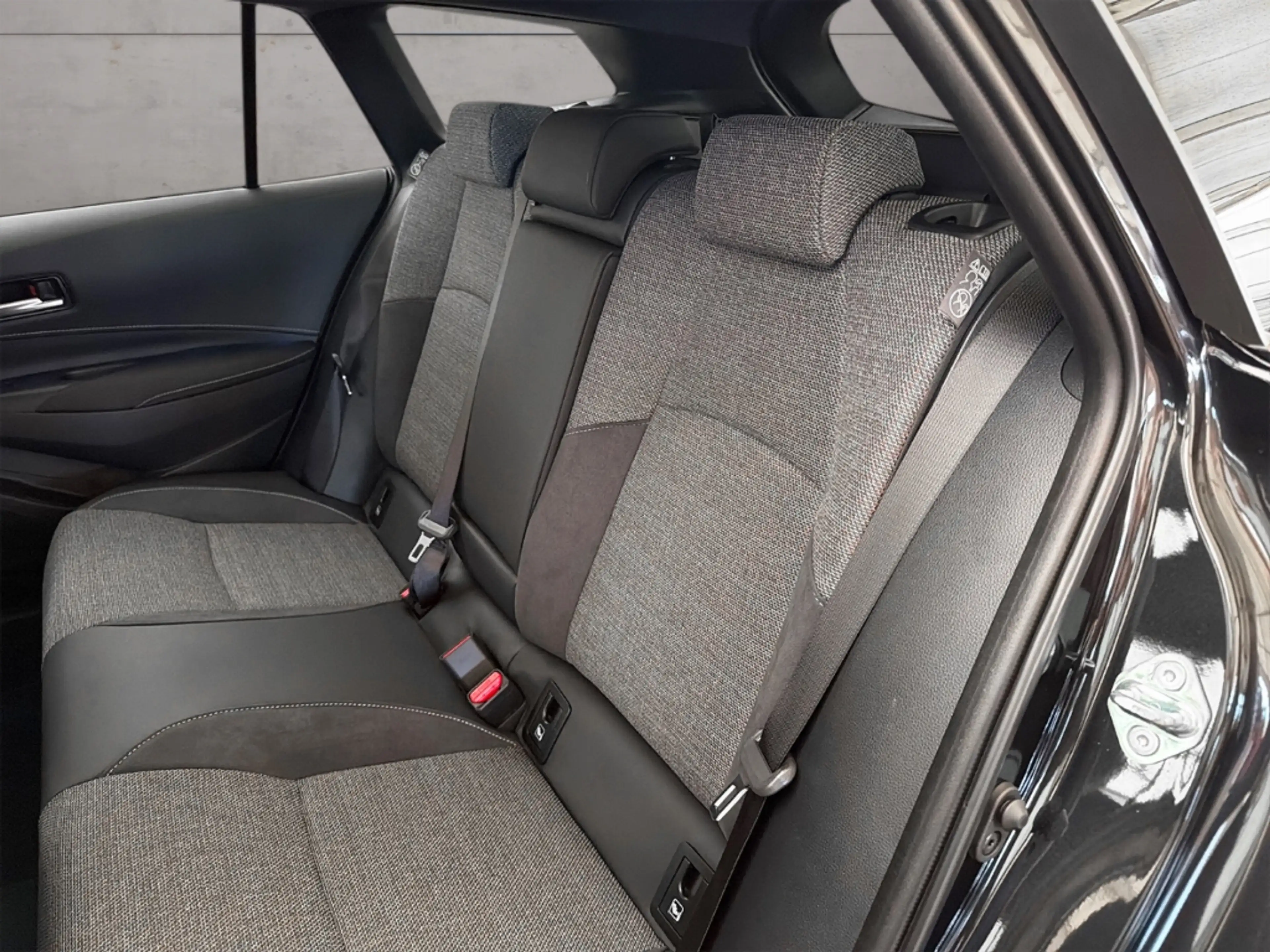 Toyota Corolla Touring Sports Hybrid Teamplayer Navi LED ACC El. — photo 9