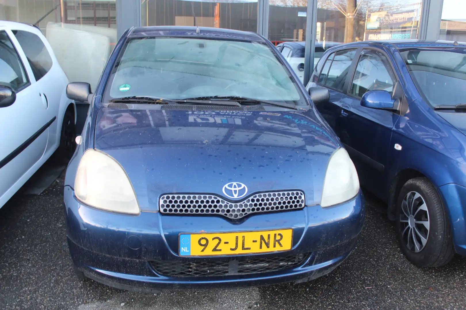 Toyota Yaris 1.3-16V motor loopt niet goed, auto houd in zo mee Kék - 2