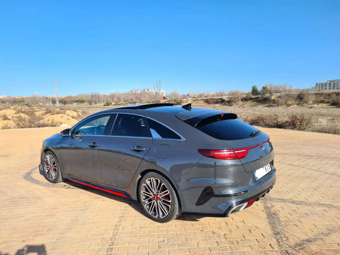 Kia ProCeed / pro_cee'd 1.6 T-GDI GT DCT - 1