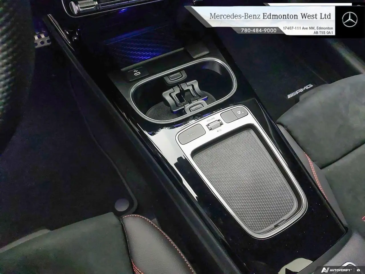 Mercedes-Benz CLA снимка Mercedes-Benz CLA