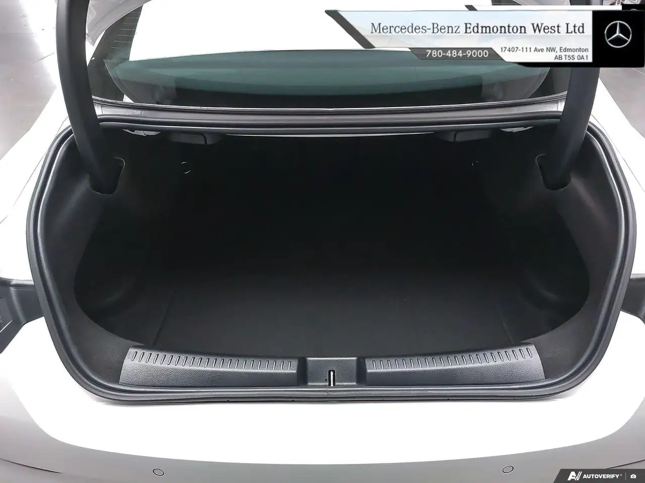 Mercedes-Benz CLA снимка Mercedes-Benz CLA