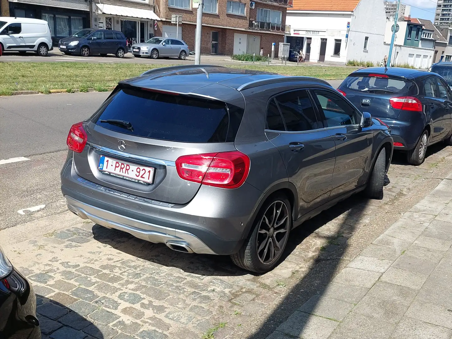 Mercedes-Benz GLA 200 - 1
