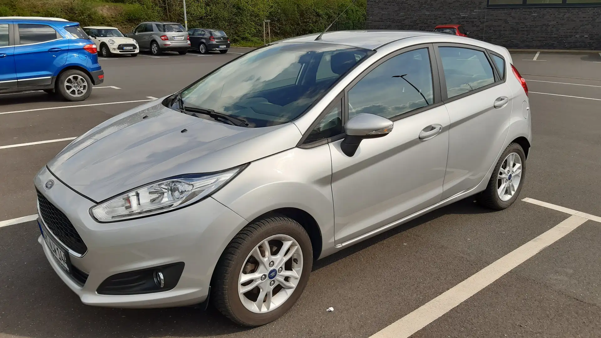 Ford Fiesta Fiesta 1.0 Celebration Silber - 1
