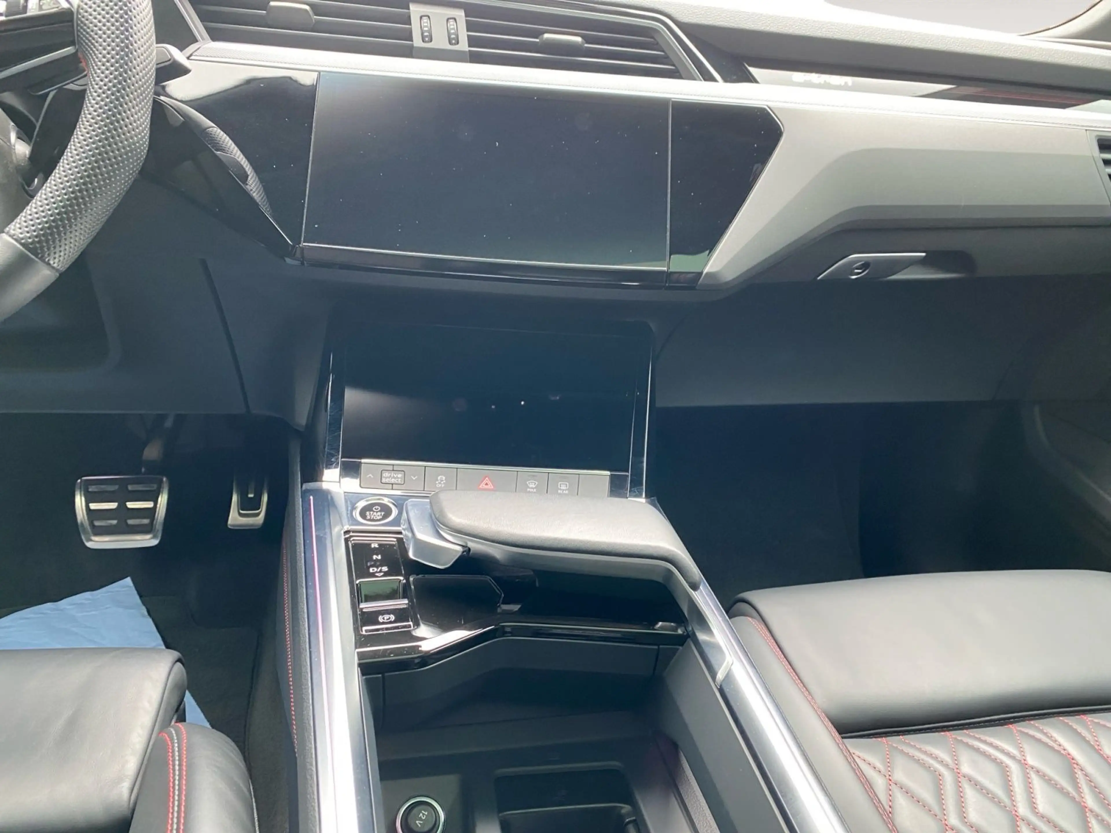 Audi Q8 e-tron 55 qu. S-Line *AHK*Pano*Luft — photo 11