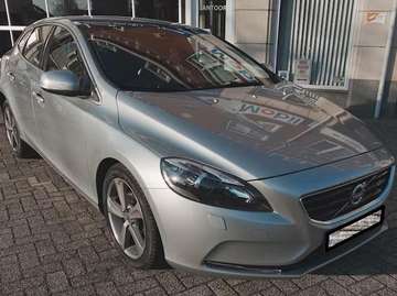 V40 T3 Momentum