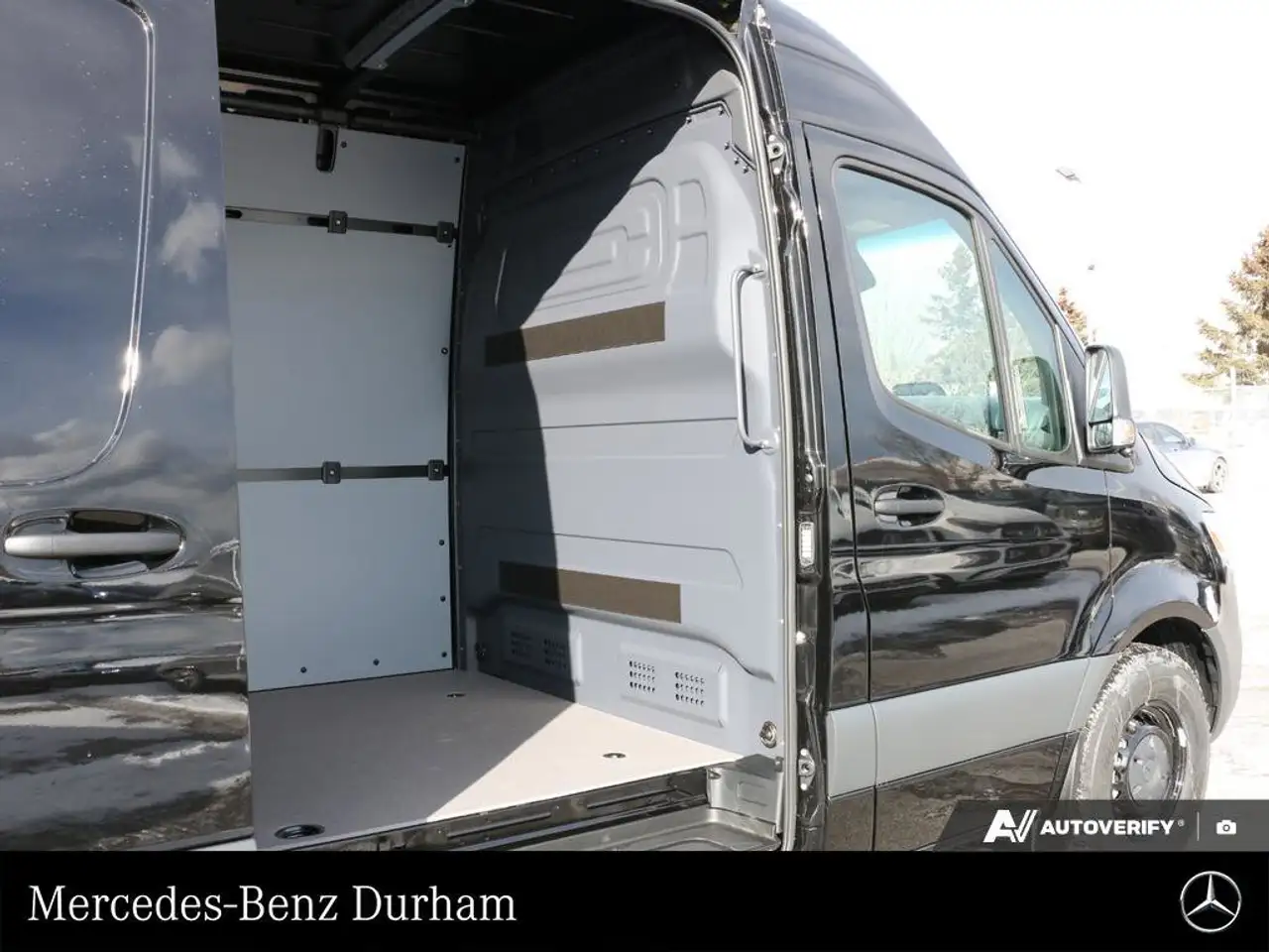 Mercedes-Benz Sprinter снимка Mercedes-Benz Sprinter