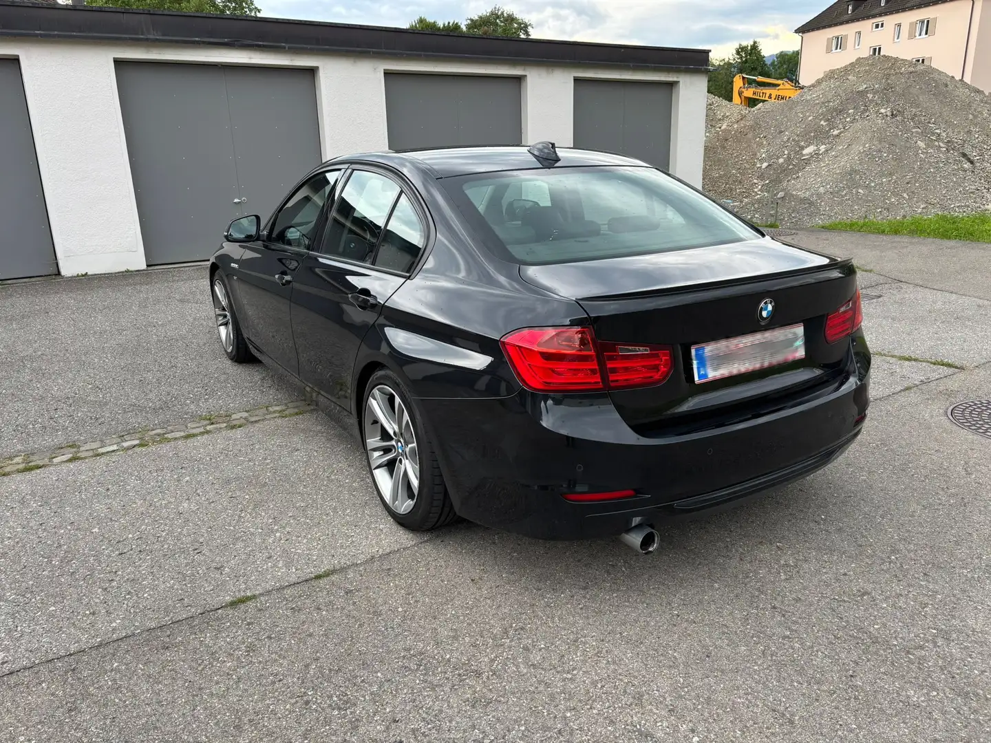 BMW 320 320d Schwarz - 2