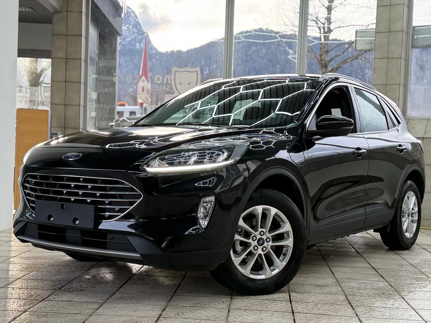 Ford Kuga Plug-In Hybrid Titanium Schwarz - 1