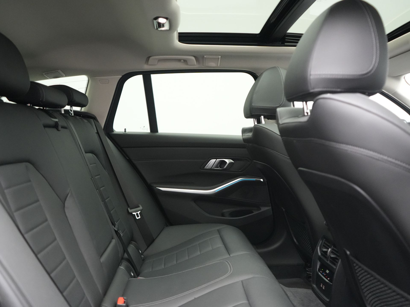 BMW 330 3-serie Touring 330e Sportline PHEV 293pk Dealer O — photo 6