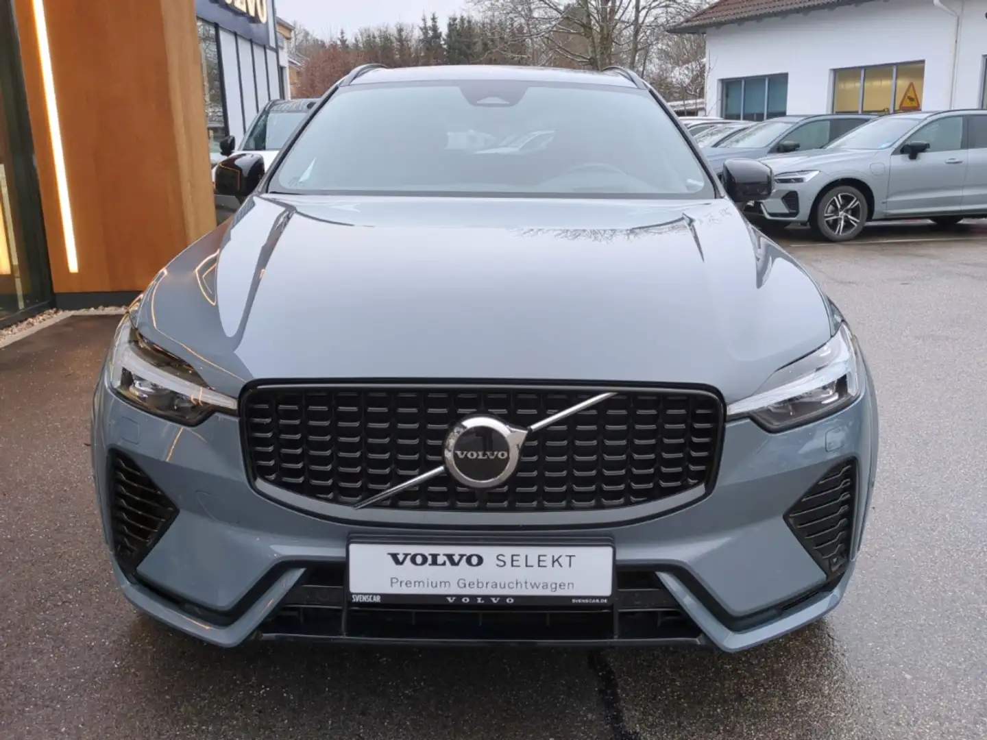 Volvo XC60 R Design Recharge Plug-In Hybrid AWD T8 Twin Engin Grau - 2