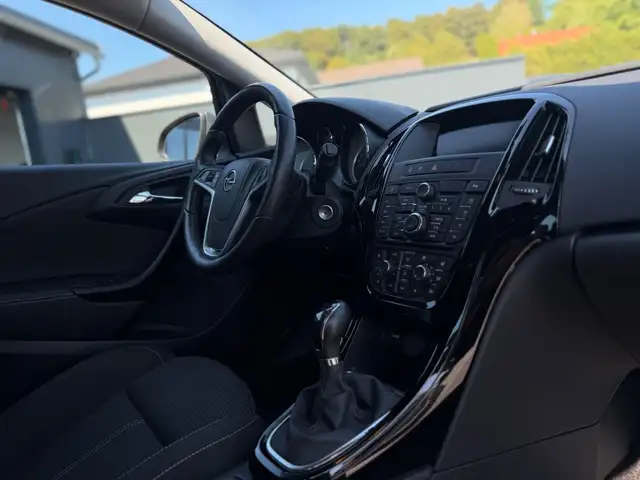 Opel Astra view 14