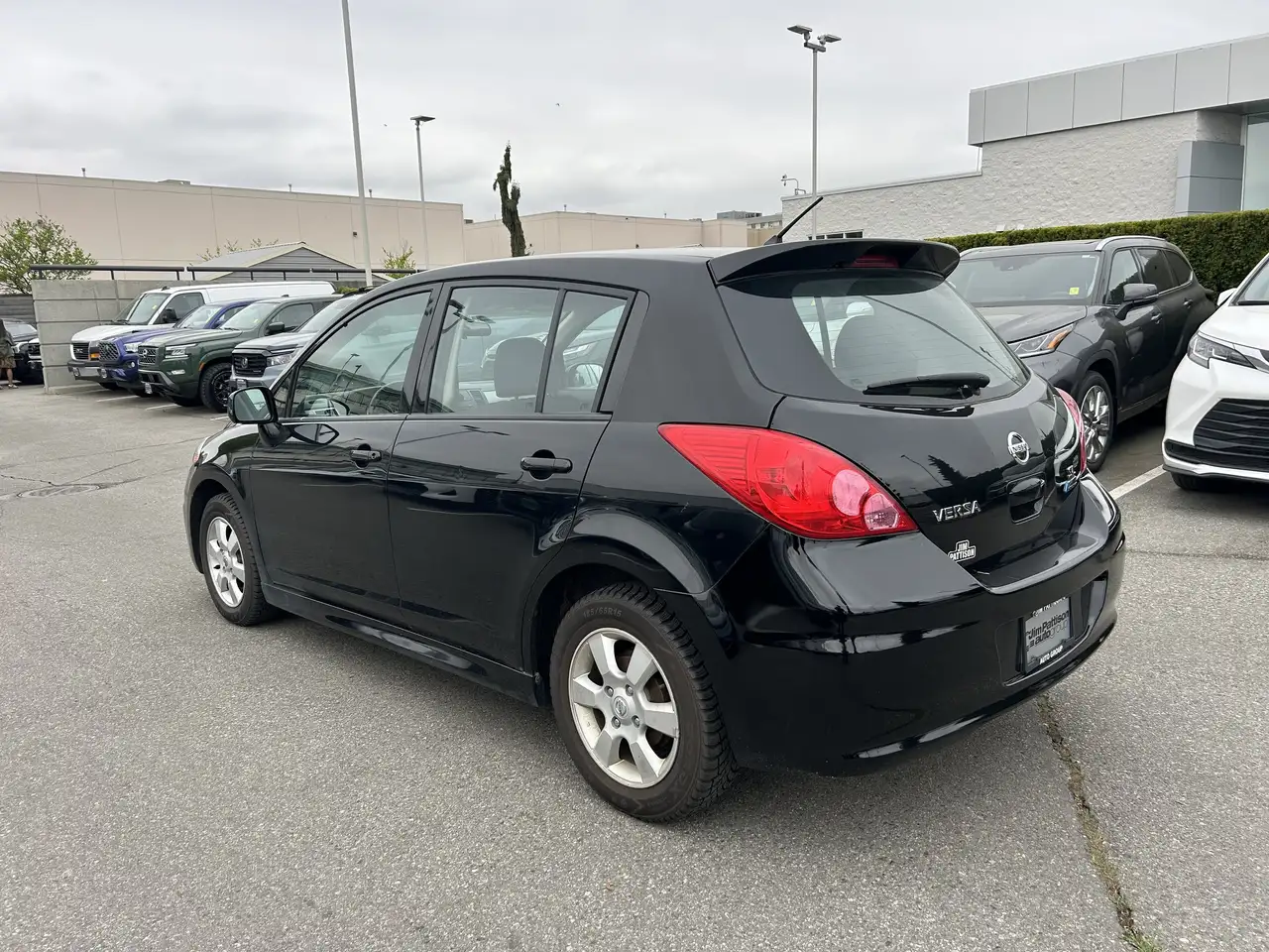 Nissan Versa снимка Nissan Versa