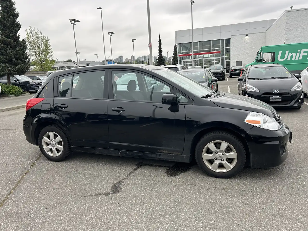 Nissan Versa снимка Nissan Versa