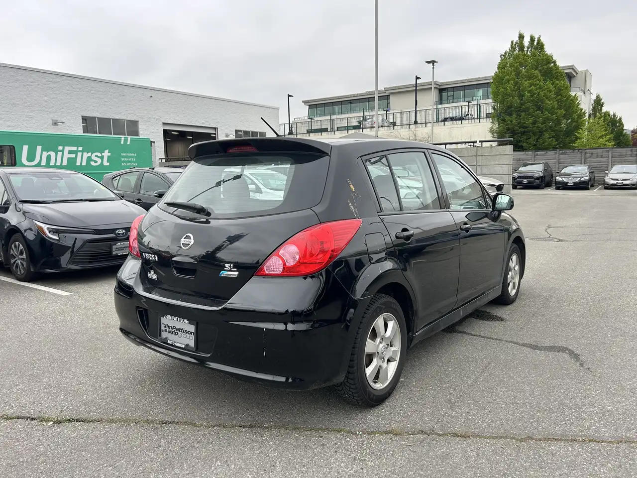 Nissan Versa снимка Nissan Versa
