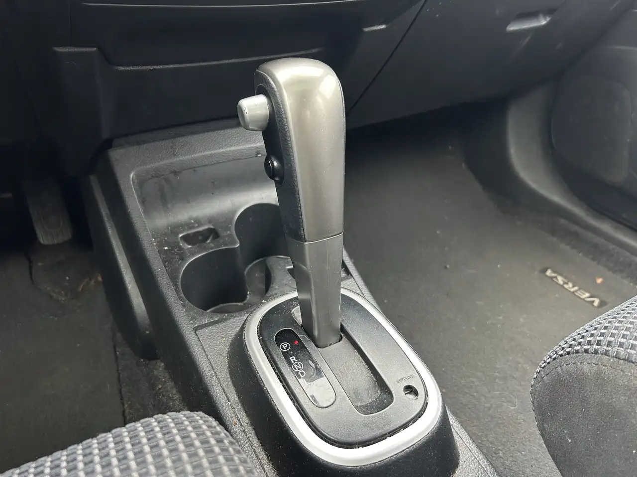Nissan Versa снимка Nissan Versa
