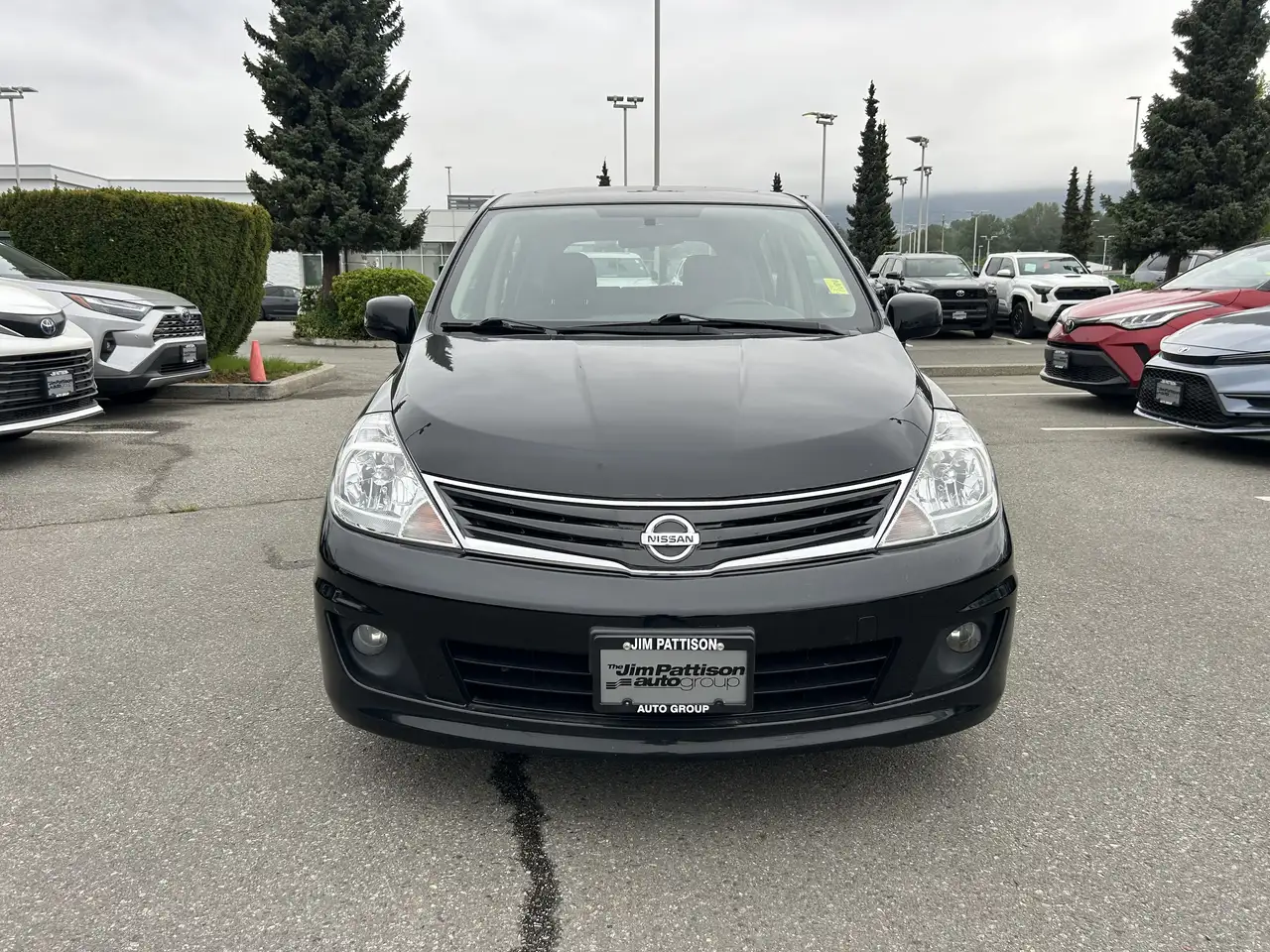 Nissan Versa снимка Nissan Versa