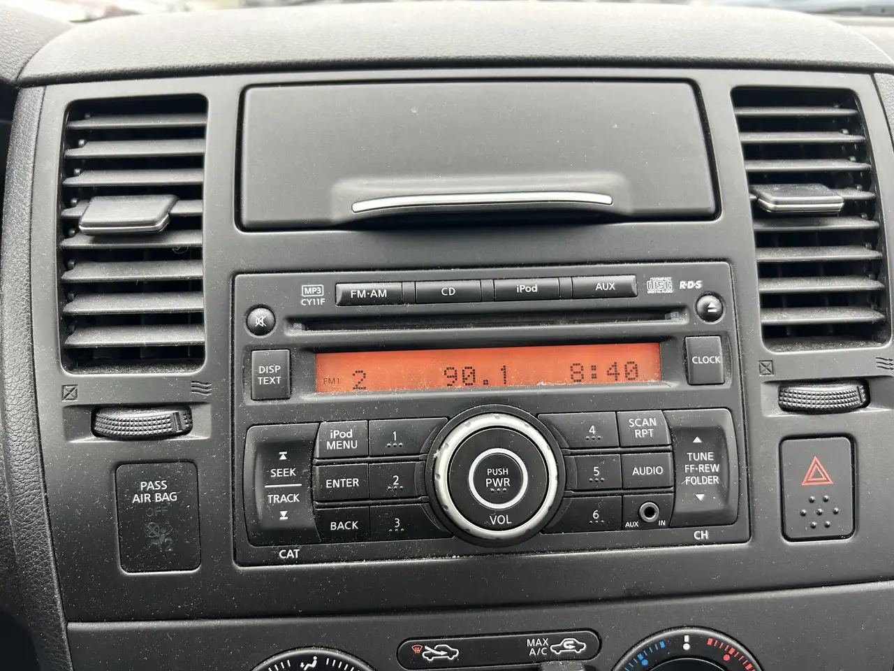 Nissan Versa снимка Nissan Versa