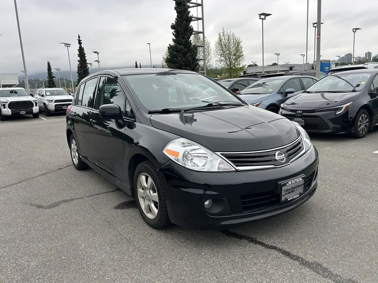 Nissan Versa снимка Nissan Versa