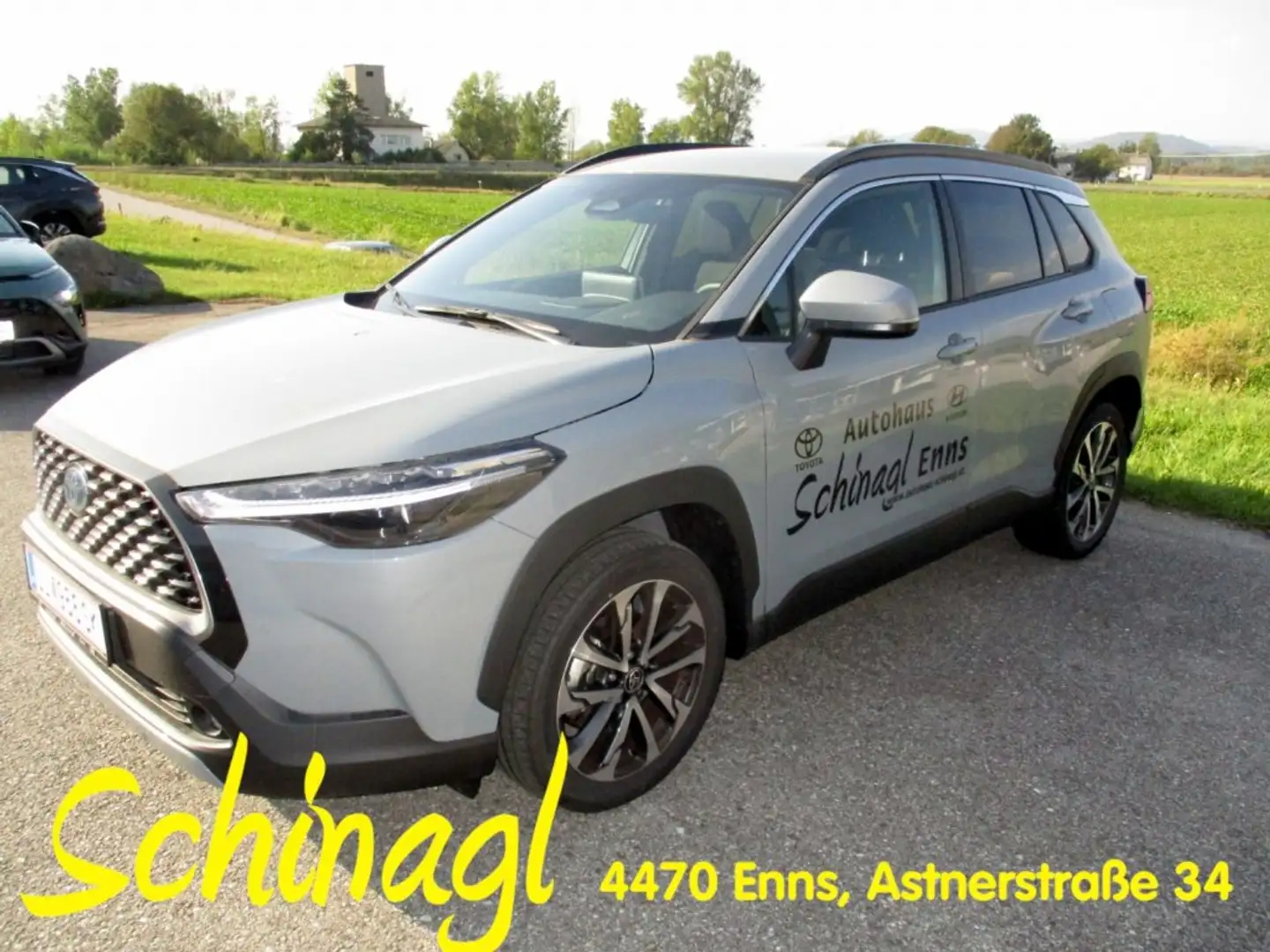 Toyota Corolla Cross 2,0 HSD 2WD Active Drive Gris - 1