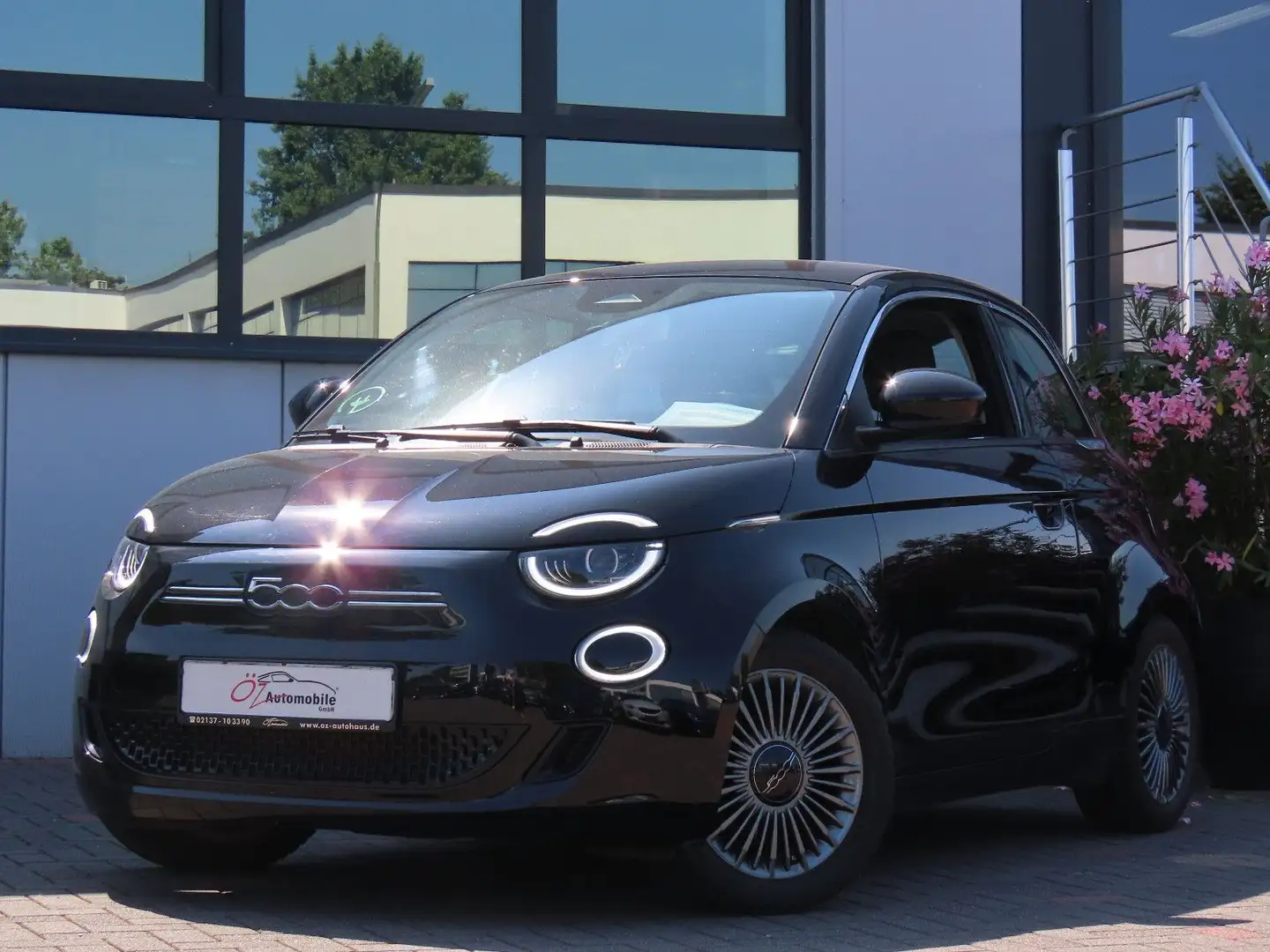 Fiat 500e Limousine 42 kWh Schwarz - 2