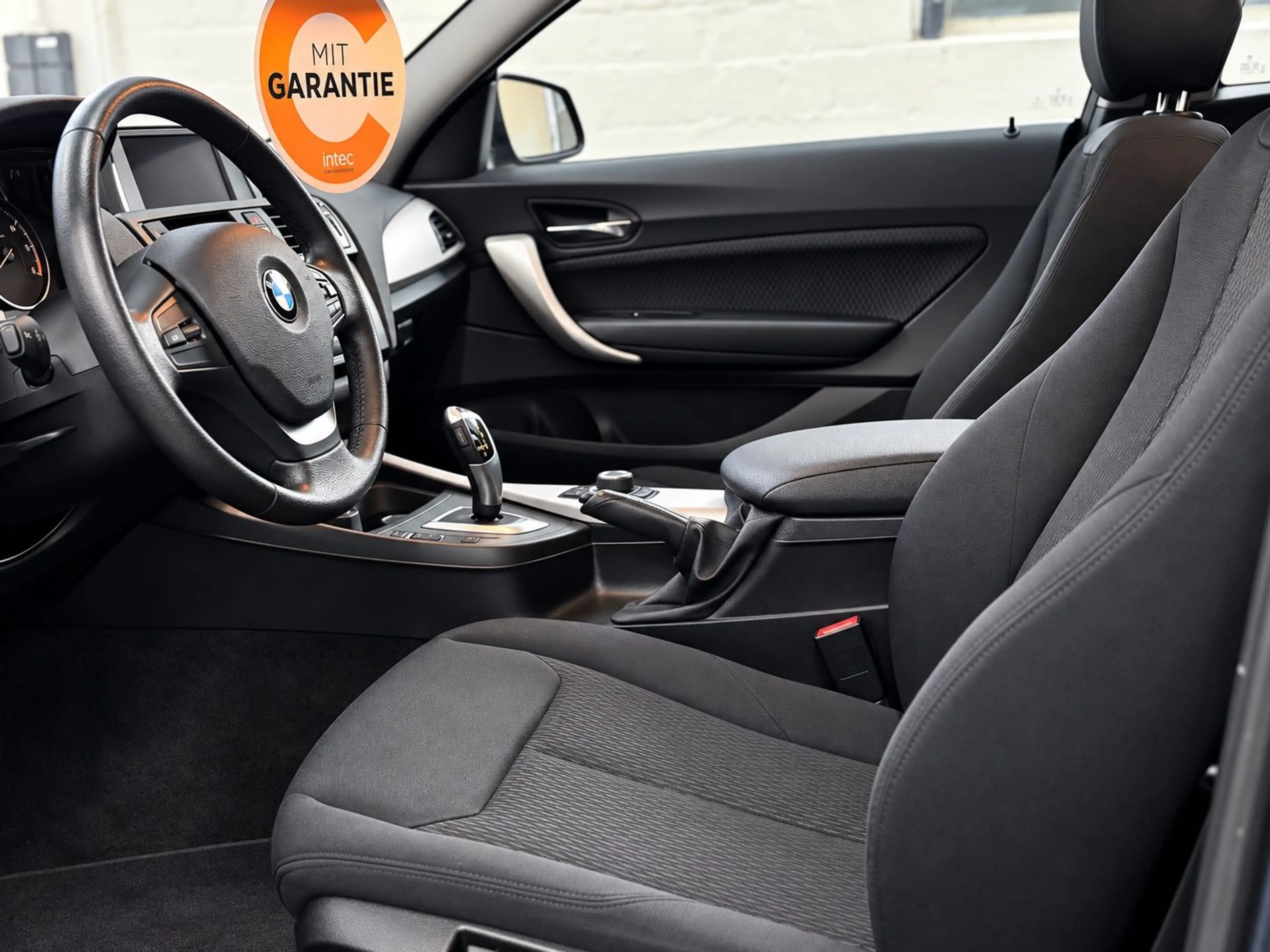 BMW 118 d/Automatik/Xenon/1.Hand/143PS/SHZ/PDC — photo 9