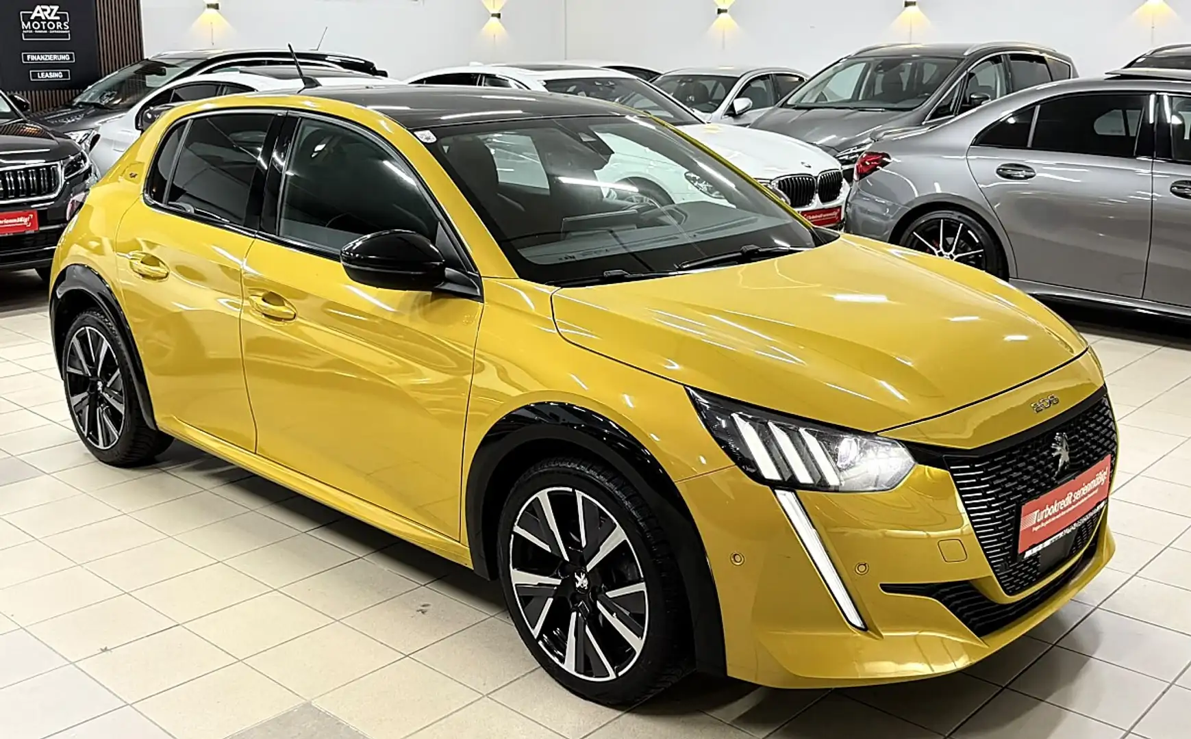 Peugeot 208 1.2 PureTech 130 GT Pack *Pano* Beige - 2