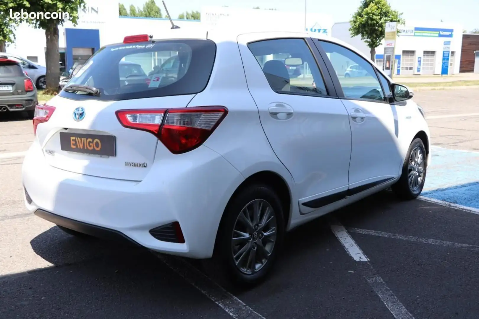Toyota Yaris 1.5 VVTI 100H 75 HYBRID FULL-HYBRID DYNAMIC BUSINE Blanc - 2