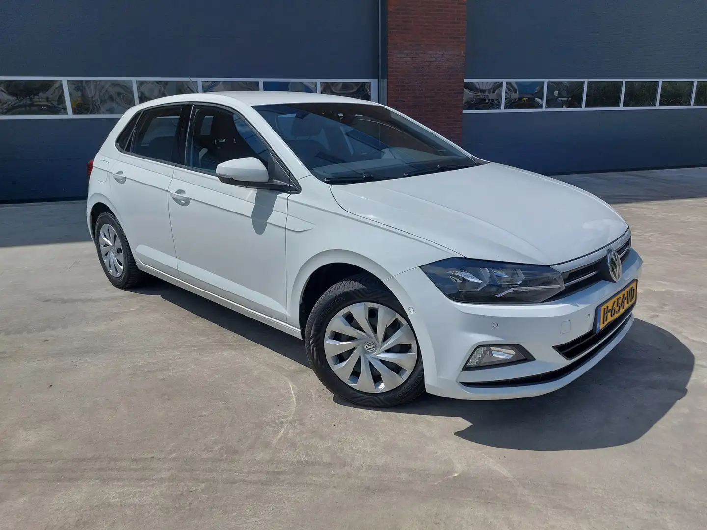 Volkswagen Polo 1.0 TSI Comfortline Business AIRCO/ECC/NAV Wit - 1