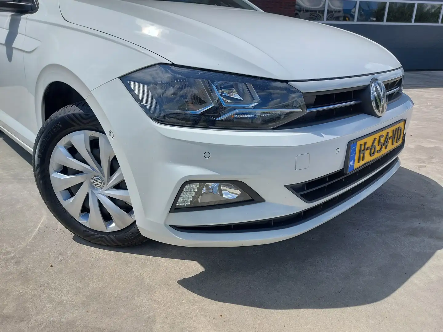 Volkswagen Polo 1.0 TSI Comfortline Business AIRCO/ECC/NAV Wit - 2