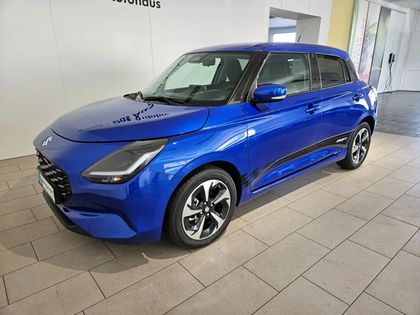 Suzuki Swift 1.2 Comfort+ CVT Hybrid LED ACC Navi AHK Blau - 2