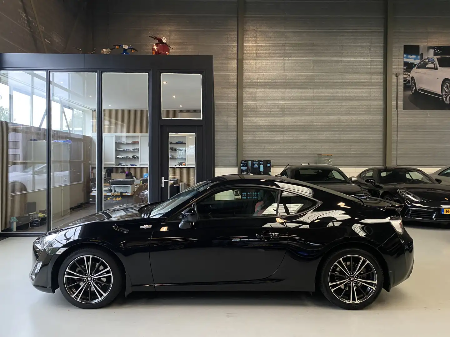 Toyota GT86 2.0 D-4S Automaat, Cruise, Navi, NL Auto Schwarz - 2