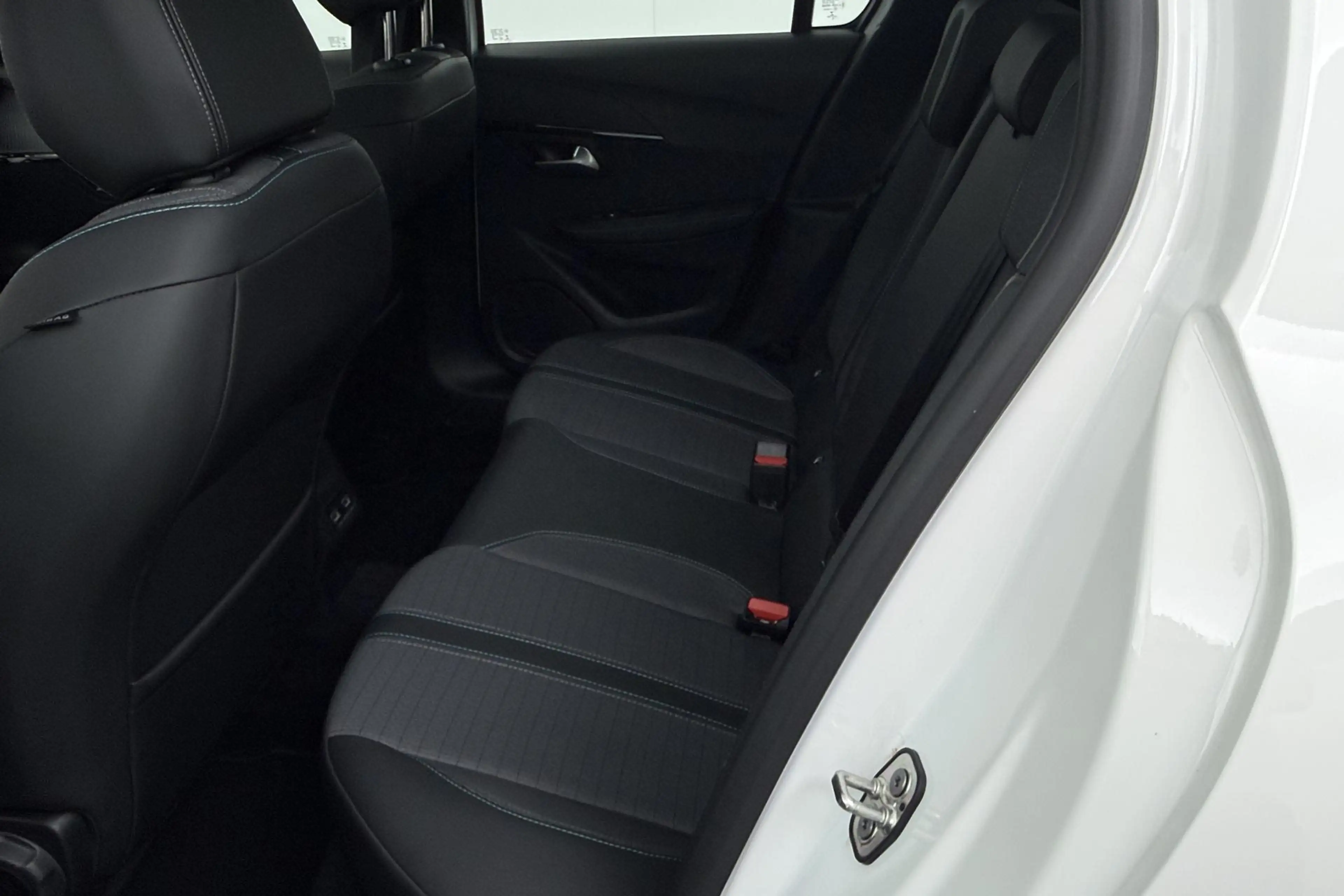 Peugeot 208 1.2 100pk Allure | Panoramadak | Parkeer Camera | — photo 15
