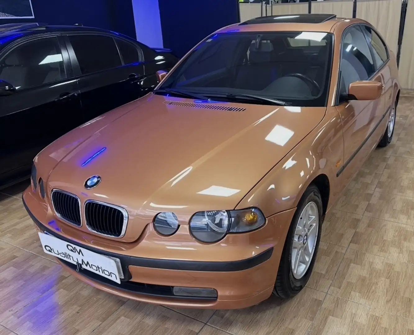 BMW 316 ti Compact Aut. Naranja - 1