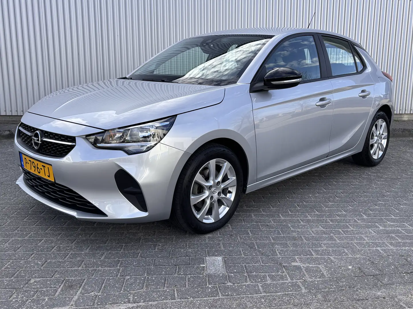 Opel Corsa 1.2 100PK | Edition | Cruise control | 16 inch LMV Grijs - 1