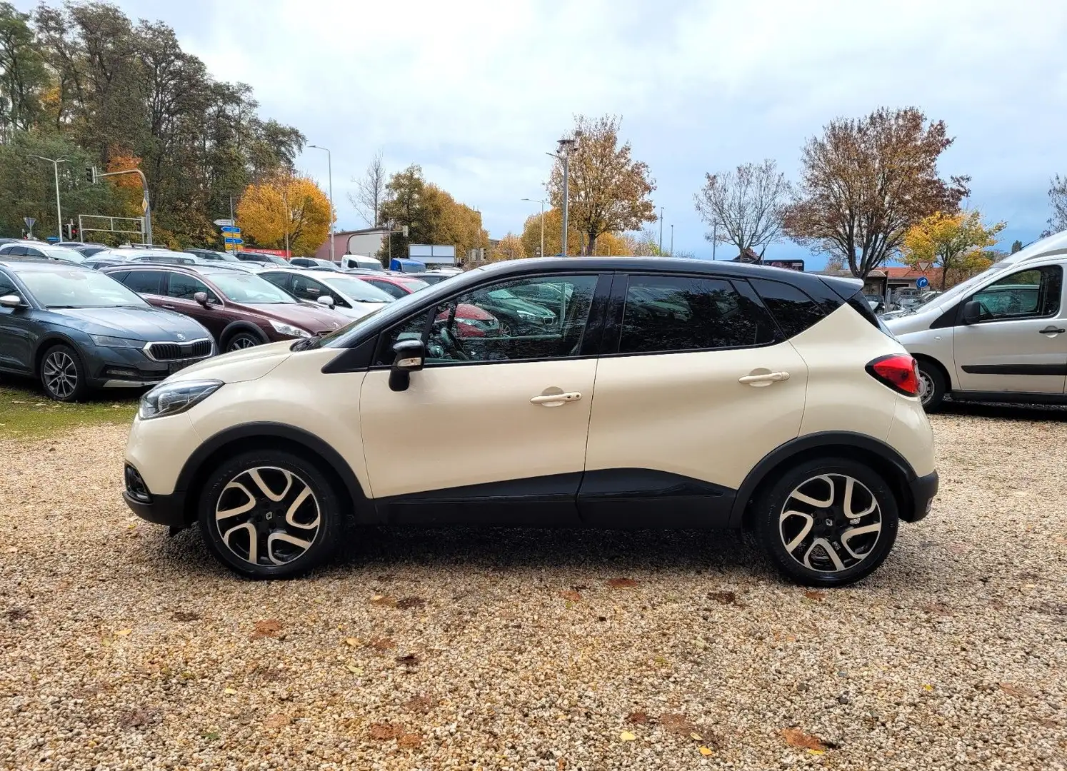 Renault Captur Luxe 1.2 Aut*Navi*R-Cam*SZH*8xLMF*TEMP*HU Weiß - 2