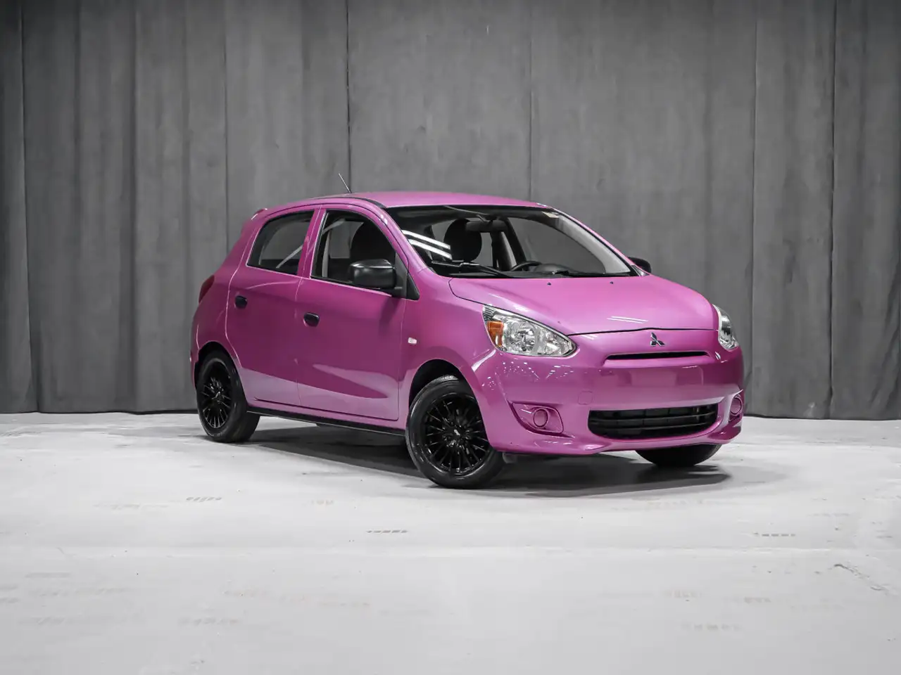 Mitsubishi Mirage снимка Mitsubishi Mirage