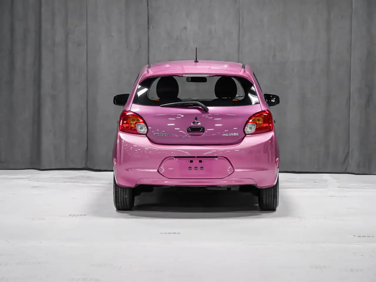 Mitsubishi Mirage снимка Mitsubishi Mirage