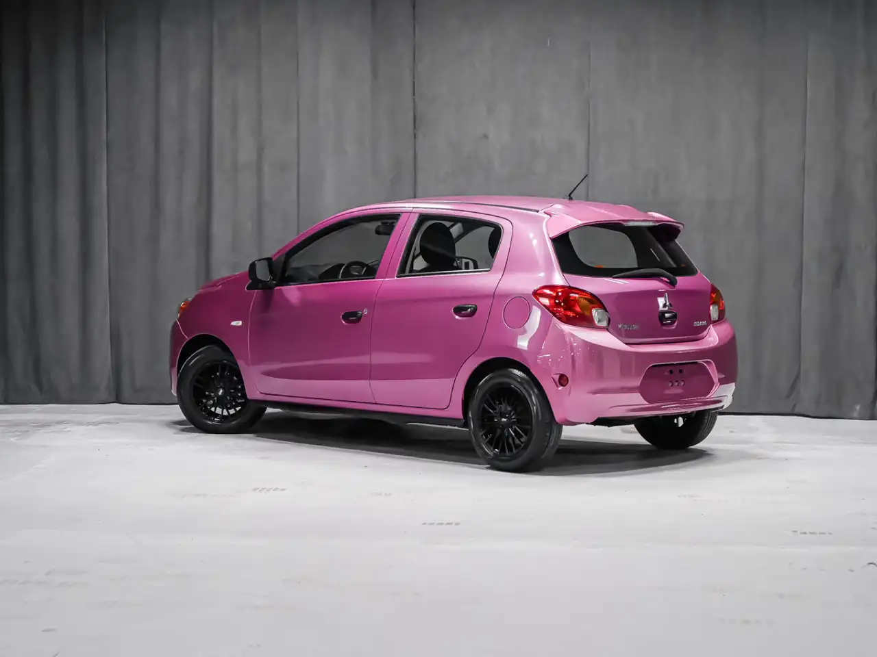 Mitsubishi Mirage снимка Mitsubishi Mirage