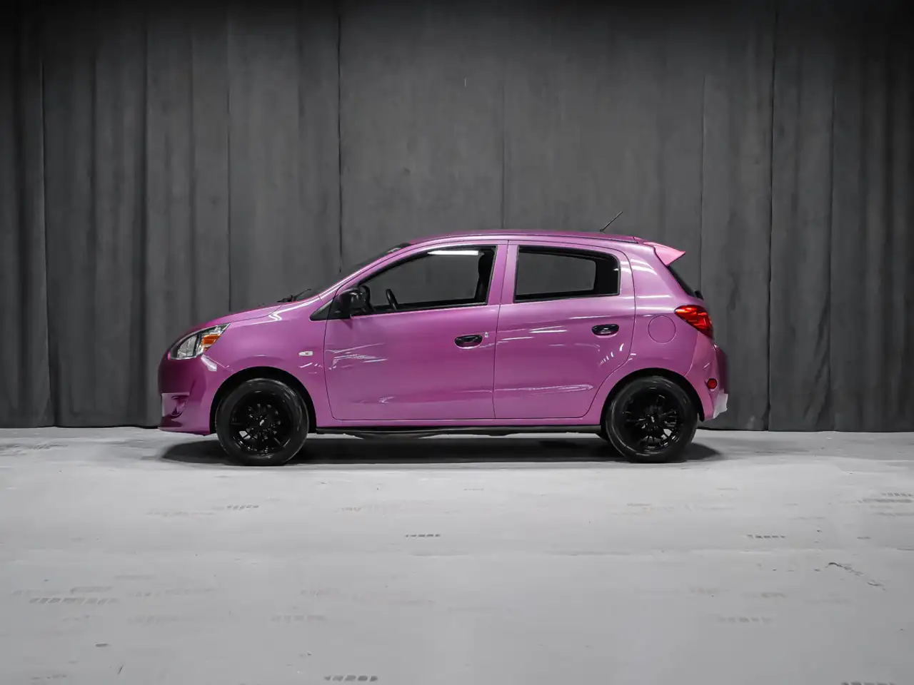 Mitsubishi Mirage снимка Mitsubishi Mirage