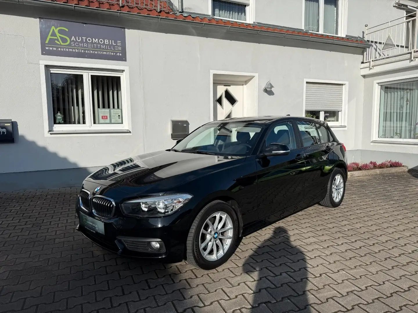 BMW 116 i Advantage SHZ PDC CT ALU FSE NSW Schwarz - 1